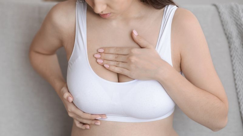 nâng ngực có đau không