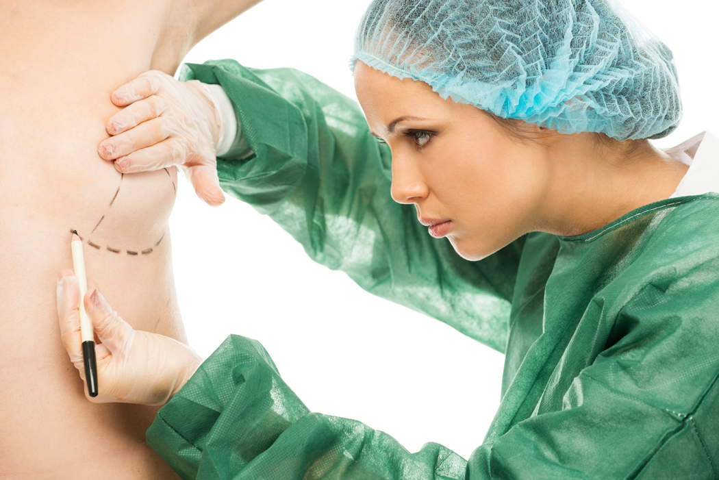 bác sĩ nâng ngực an toàn